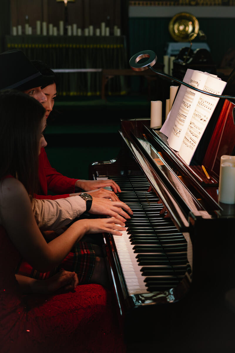 Cirque du Piano (Ailsa Aitkenhead, Matthew Shiel and Kathy Chow) play one piano altogether simultaneously at St Vincent's Chapel, Edinburgh